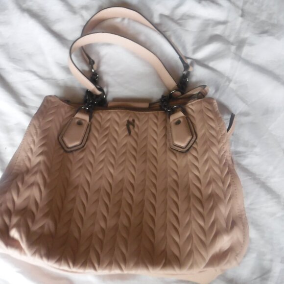 The product is a pre-owned women's Simply Vera pink shoulder tote purse. This st - Picture 1 of 10